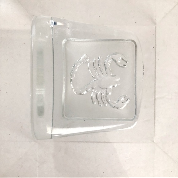 Embossed Scorpion Glass Paperweight Scorpio - Picture 7 of 8